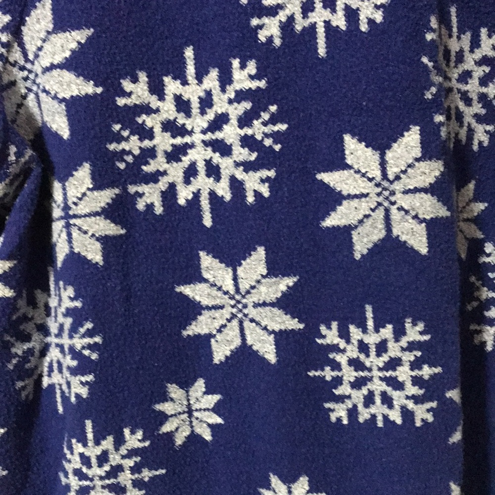 Snowflake Shirt - Picture 3 of 4
